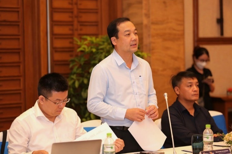Thứ trưởng Bộ TT&TT Phạm Đức Long phát biểu tại hội nghị 