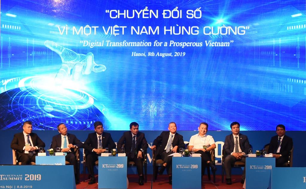 Vinh danh 18 lãnh đạo Chuyển đổi số Việt Nam tiêu biểu năm 2021