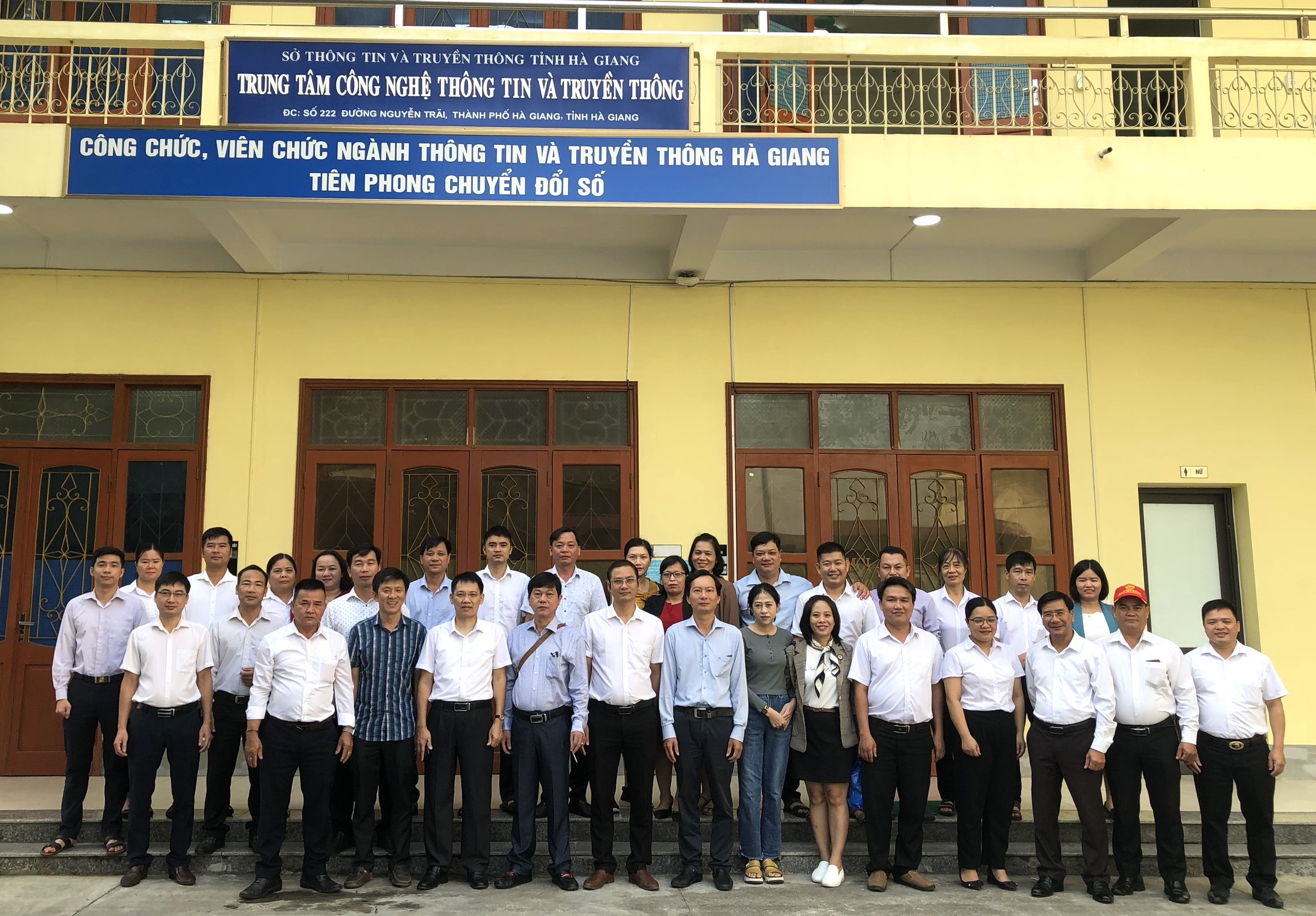 Quảng Ngãi trao đổi, học tập kinh nghiệm triển khai thực hiện Chương trình mục tiêu quốc gia giảm nghèo bền vững tại Hà Giang